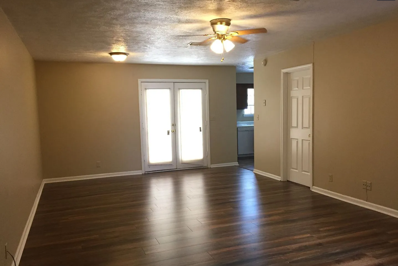 Single Duplex House - Photo 4 of 20