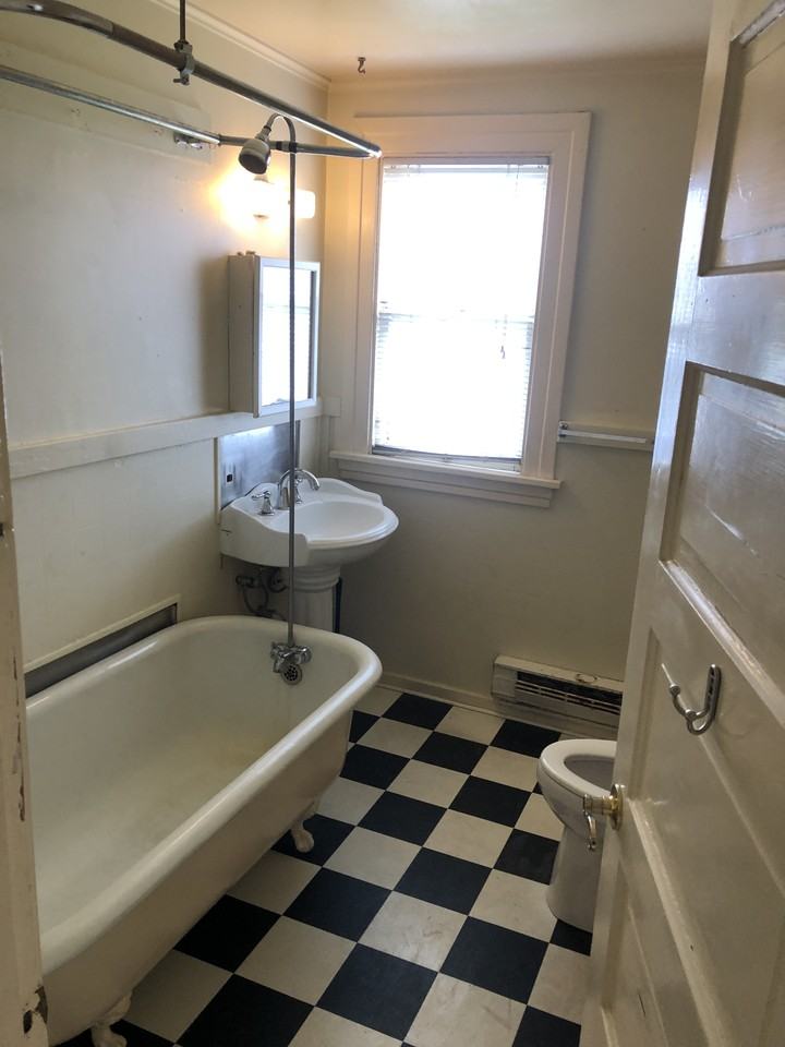 613 N K St #2 - Photo 3 of 4