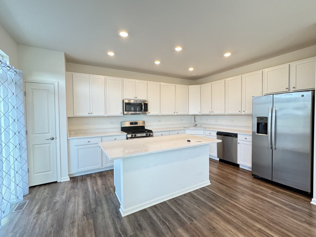 15036 W Cyrus Dr - Photo 3 of 22