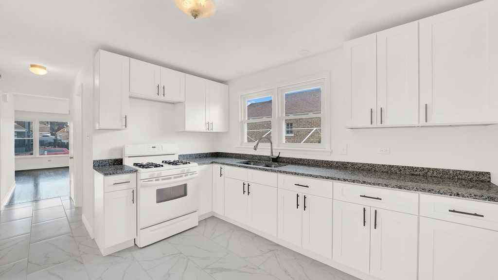 3704 W 57th St - Photo 2 of 26