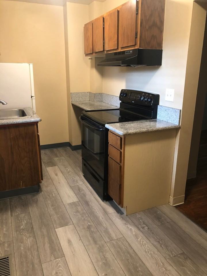 Davis Apartments - Photo 5 of 22