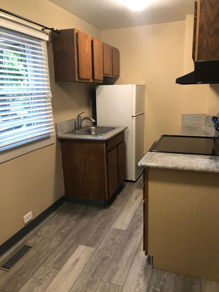 Davis Apartments - Photo 6 of 22