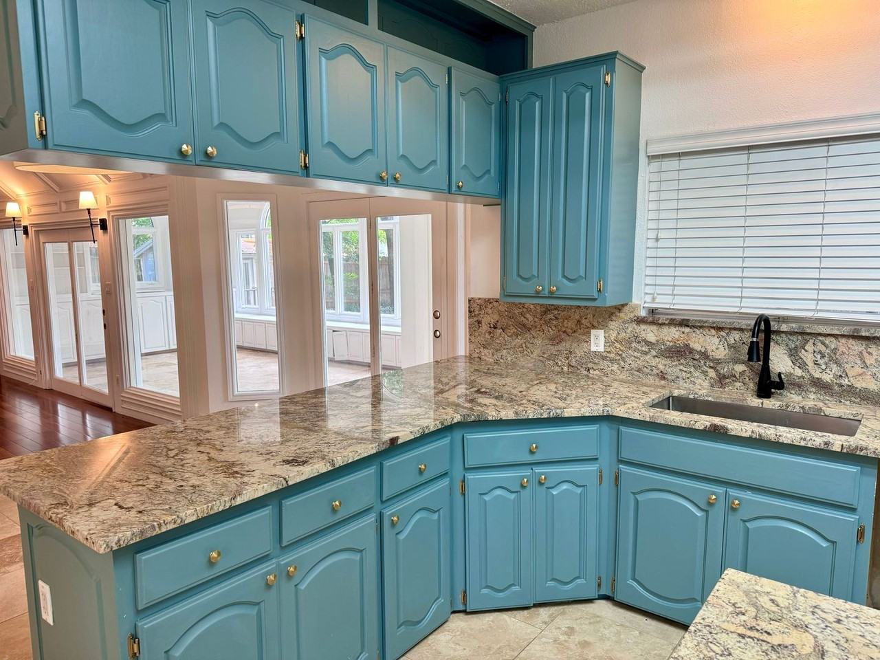 1909 Winter Park Rd - Photo 3 of 17