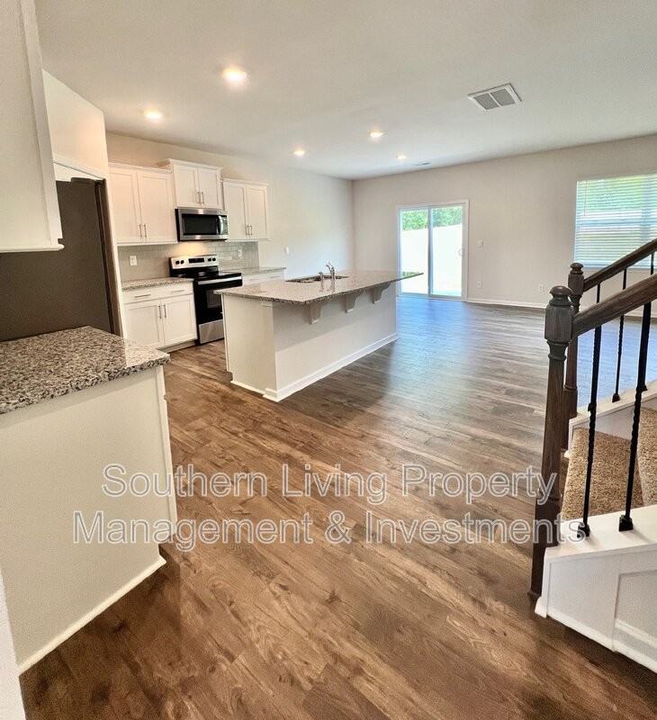 3120 Winged Elm St - Photo 5 of 41