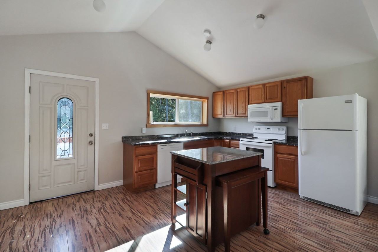 1557 Fort Nugent Rd - Photo 3 of 8