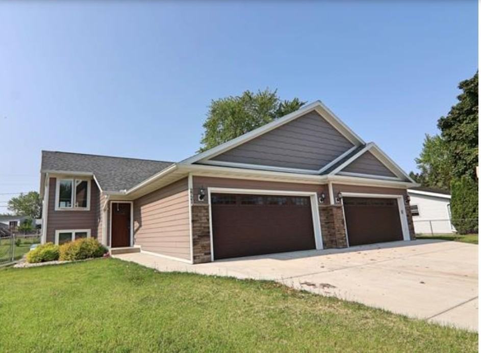 2721 Kellogg Ave, Janesville, WI 53546 3 Bedroom Apartment for $2,200 ...