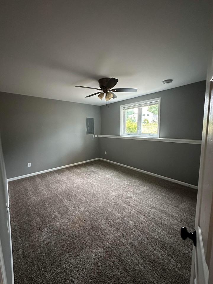 2721 Kellogg Ave #2721 - Photo 7 of 10