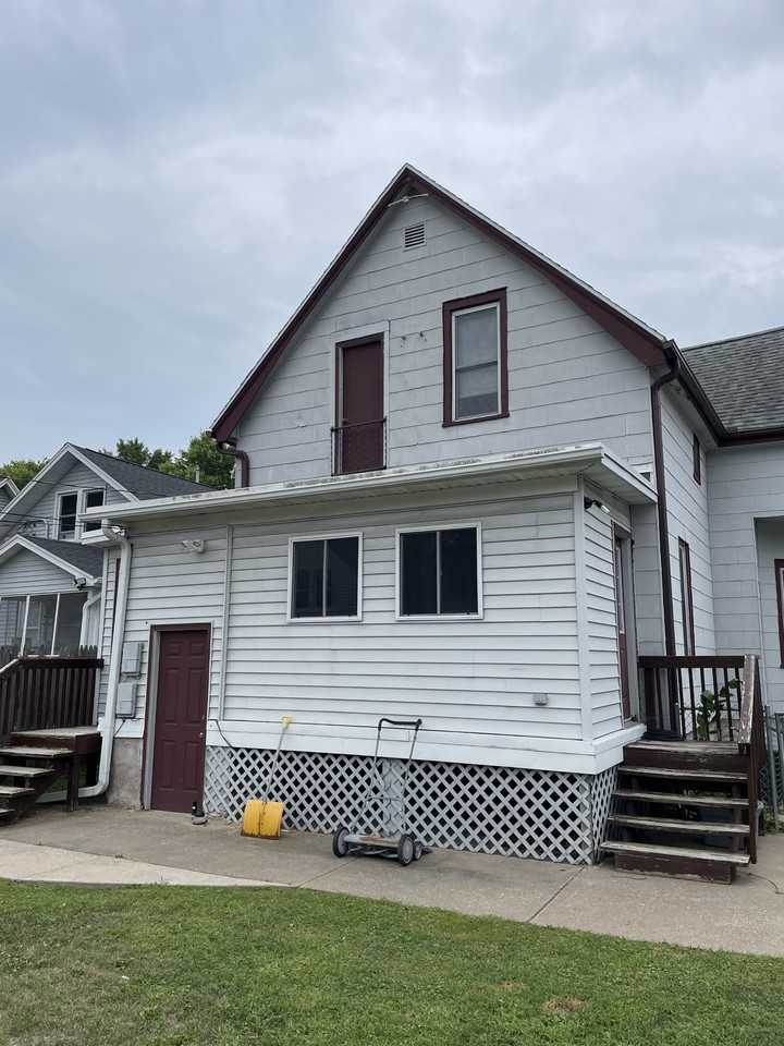 2137 Market St - Photo 2 of 17