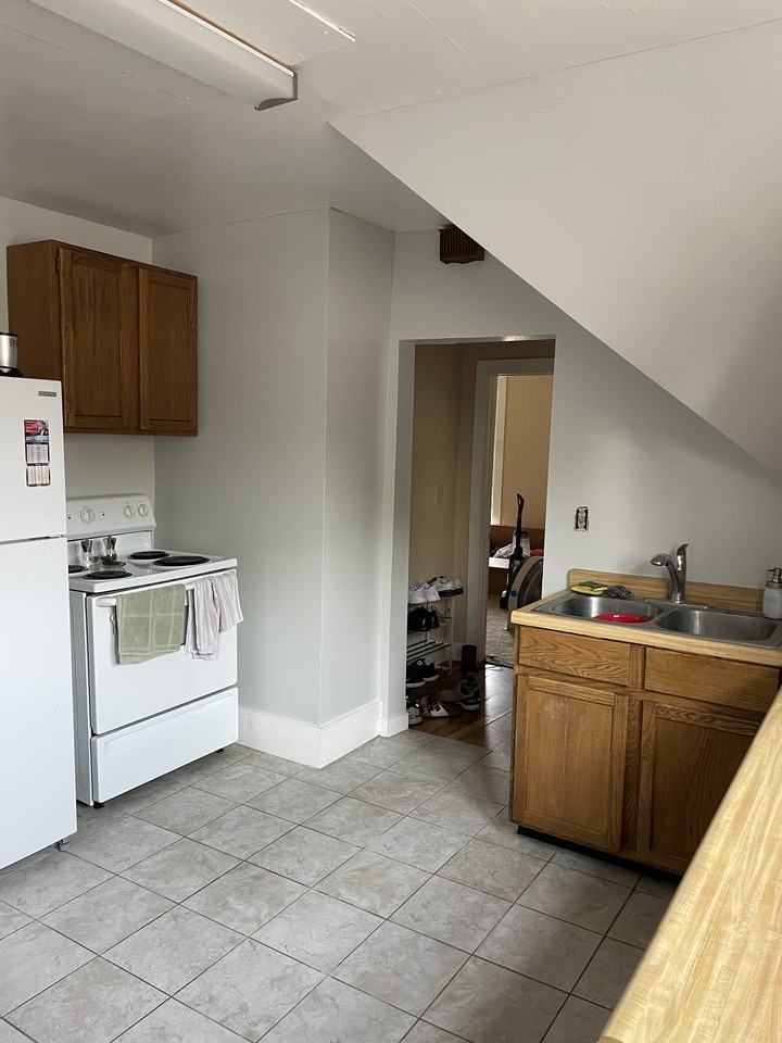 2137 Market St - Photo 6 of 17