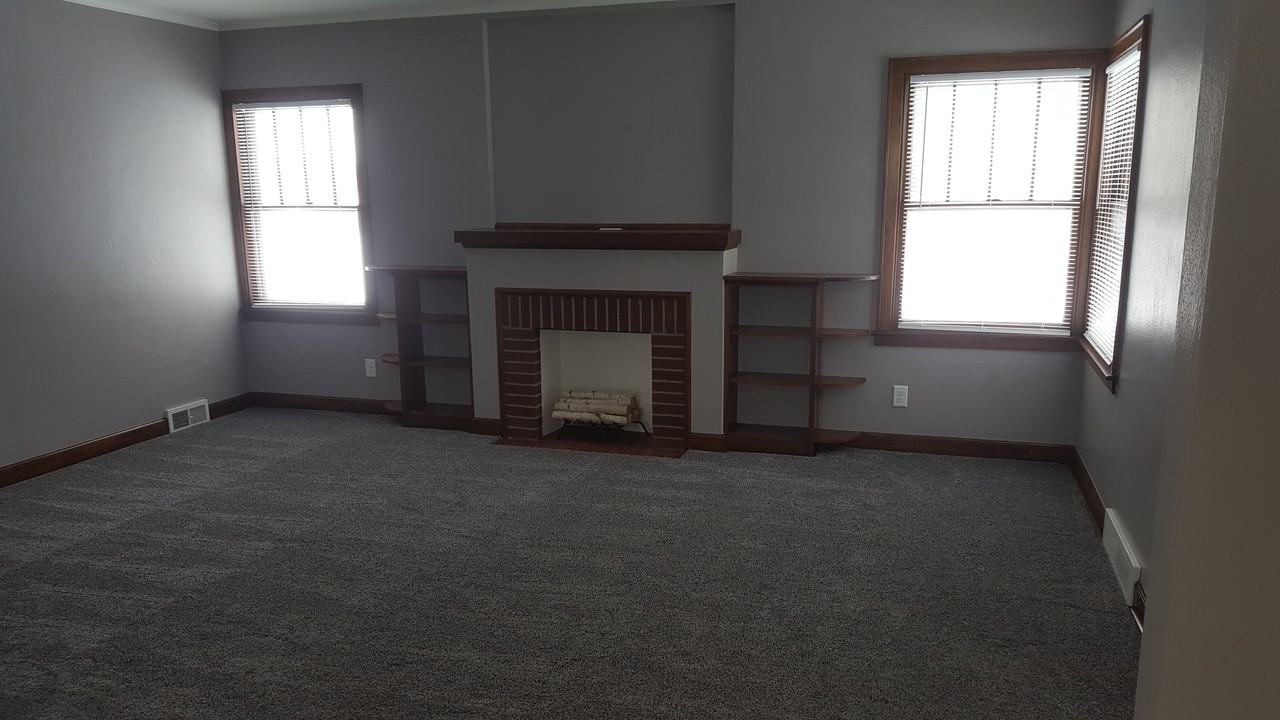 2131 N Howell St #NA - Photo 3 of 21