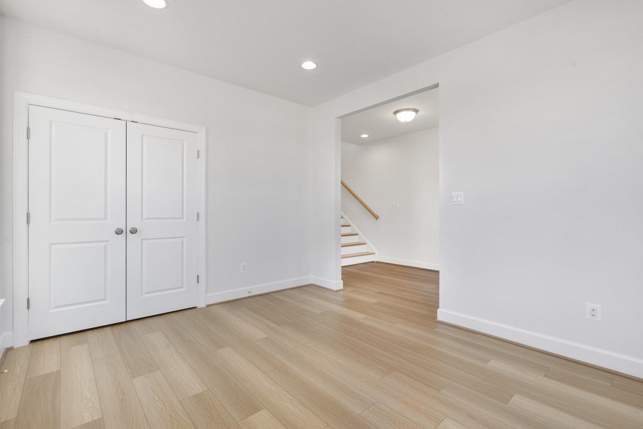 20677 Williamsport Pl - Photo 2 of 36