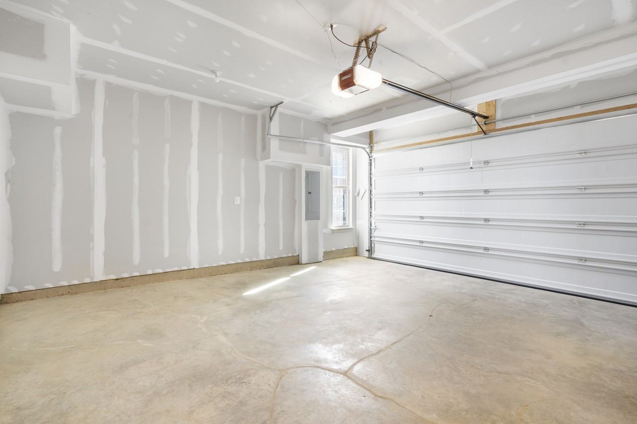 20677 Williamsport Pl - Photo 4 of 36