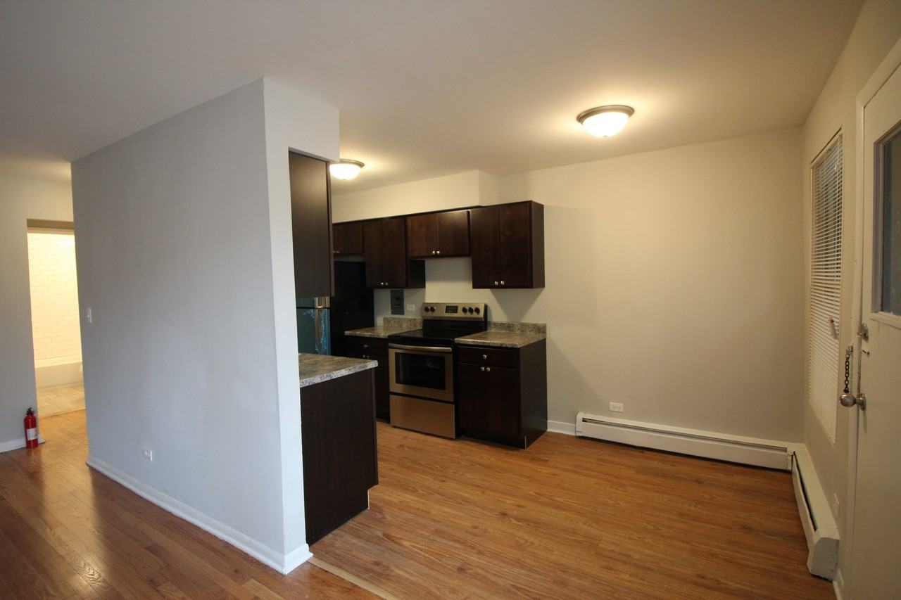 1644 W Morse Ave #3W - Photo 4 of 8