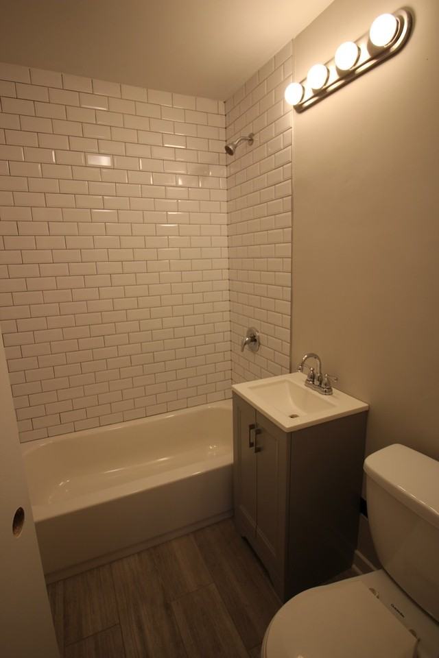 1644 W Morse Ave #3W - Photo 5 of 8