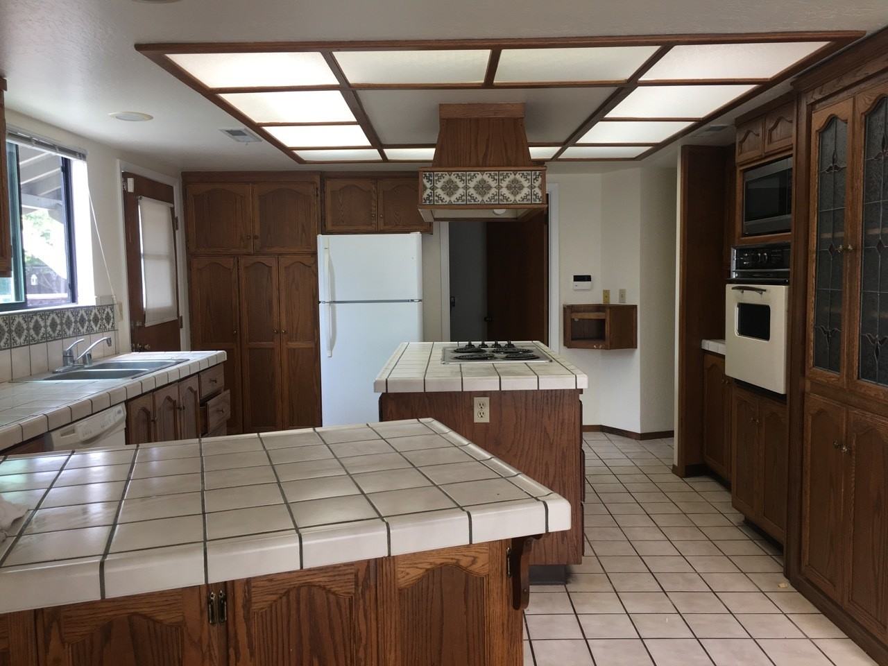 2470 Sun View Ter - Photo 2 of 9