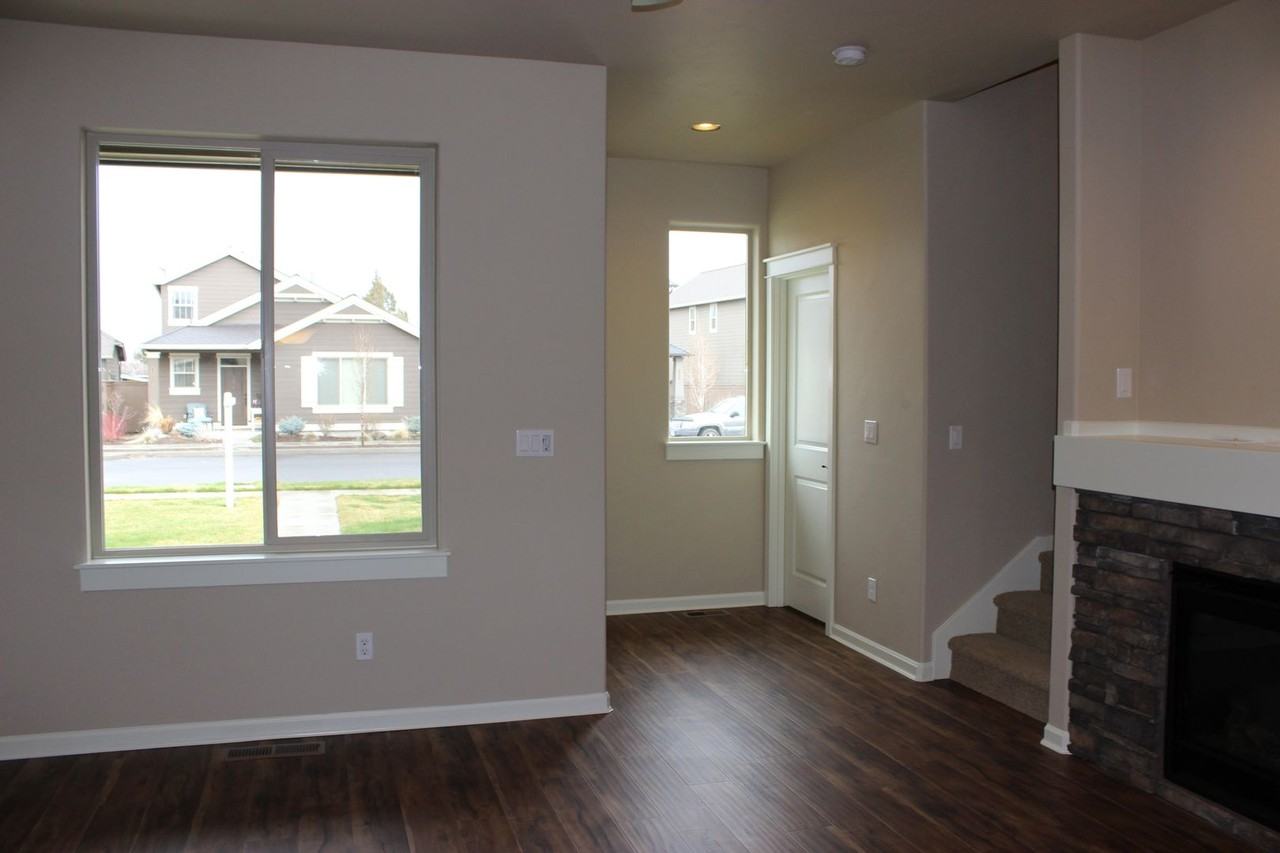 3195 Sw 28th St - Photo 4 of 24