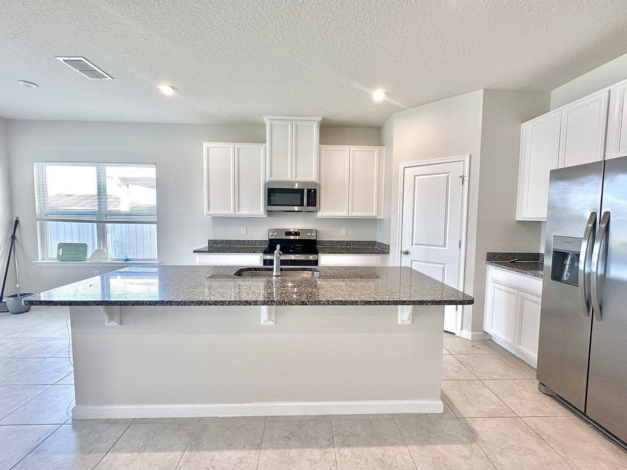 5587 Toulouse Lane - Photo 6 of 21