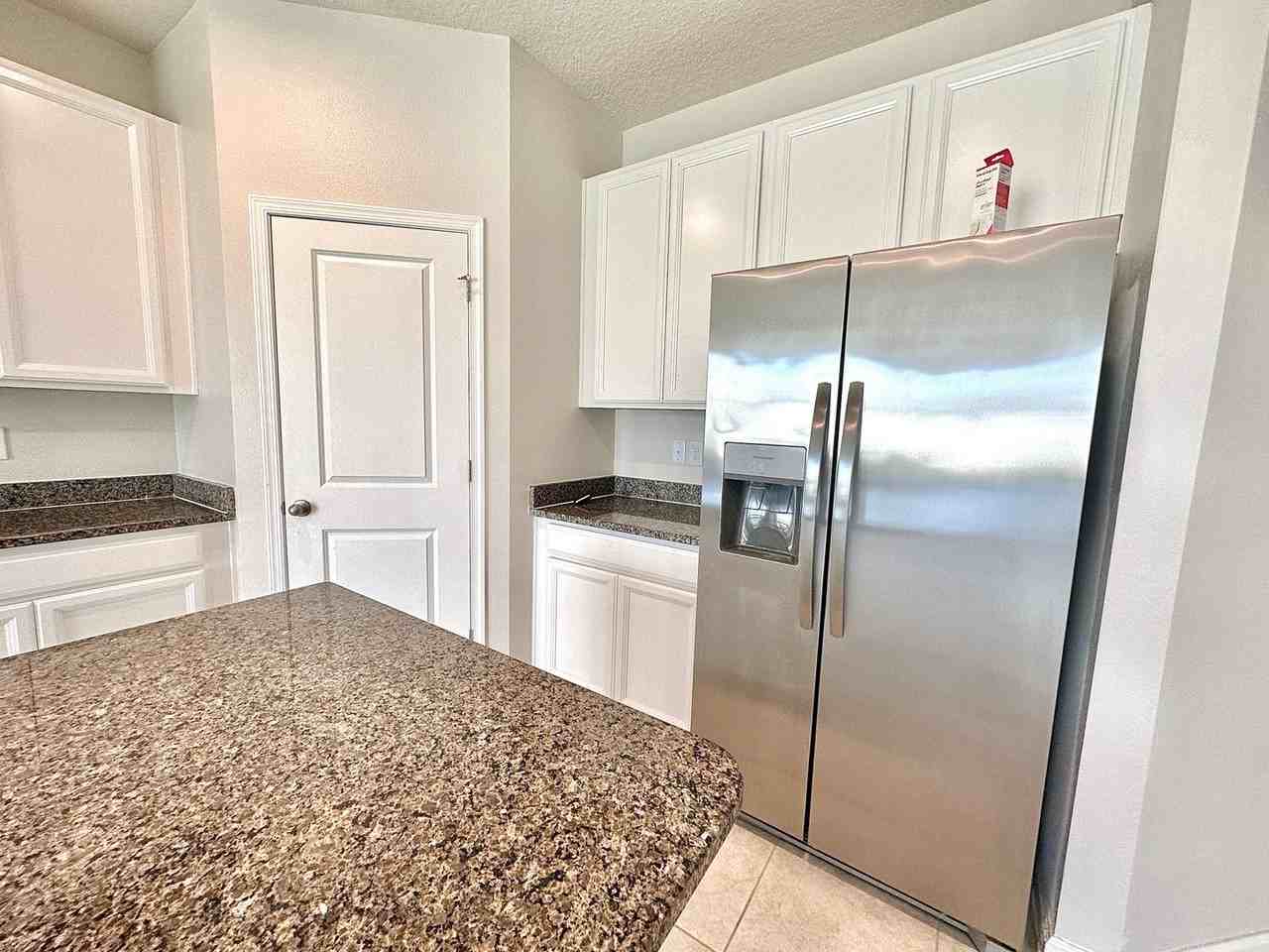 5587 Toulouse Lane - Photo 7 of 21