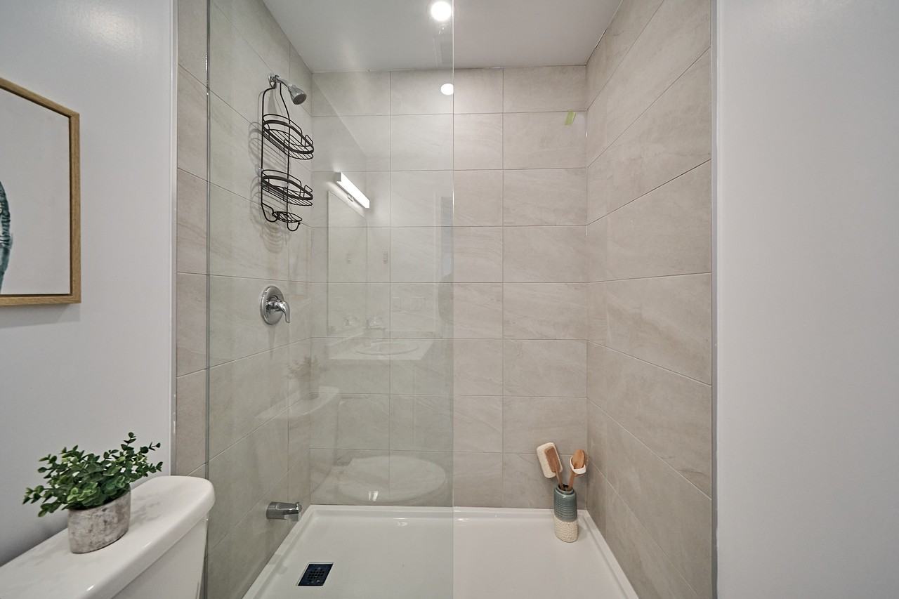 2382 Kingston Road - Photo 13