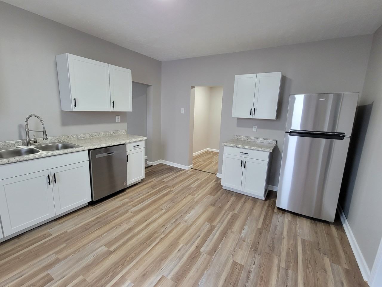 347 Locust Ave #A - Photo 2 of 8