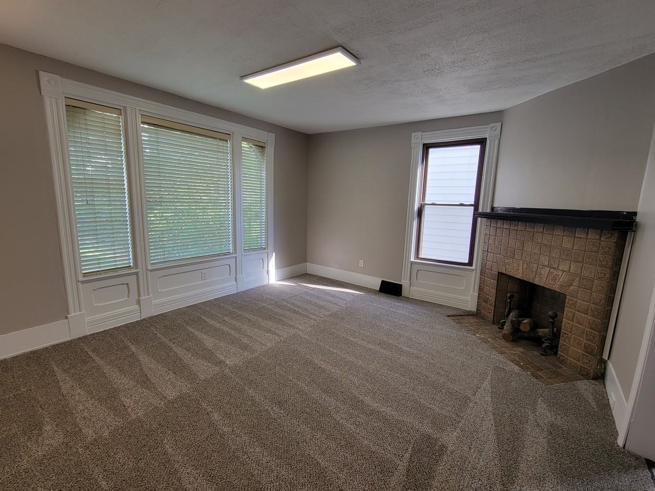 347 Locust Ave #A - Photo 3 of 8