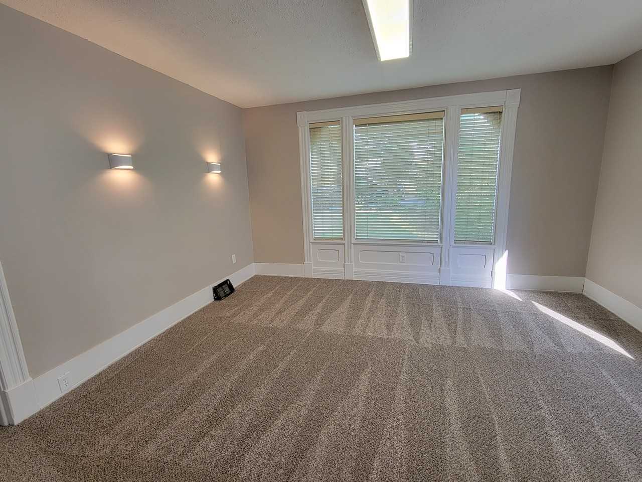 347 Locust Ave #A - Photo 4 of 8