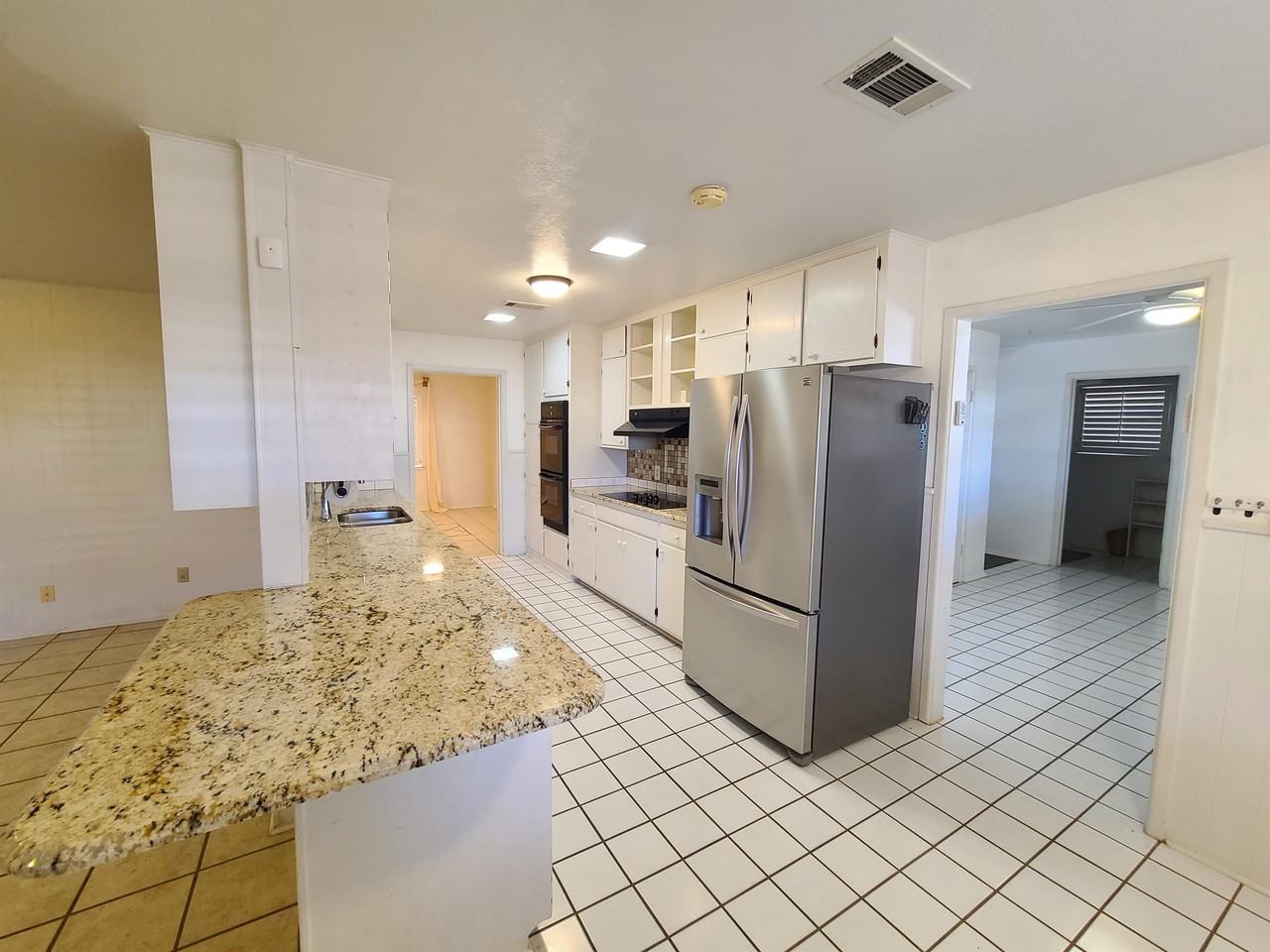 2408 Camarie Ave - Photo 2 of 17