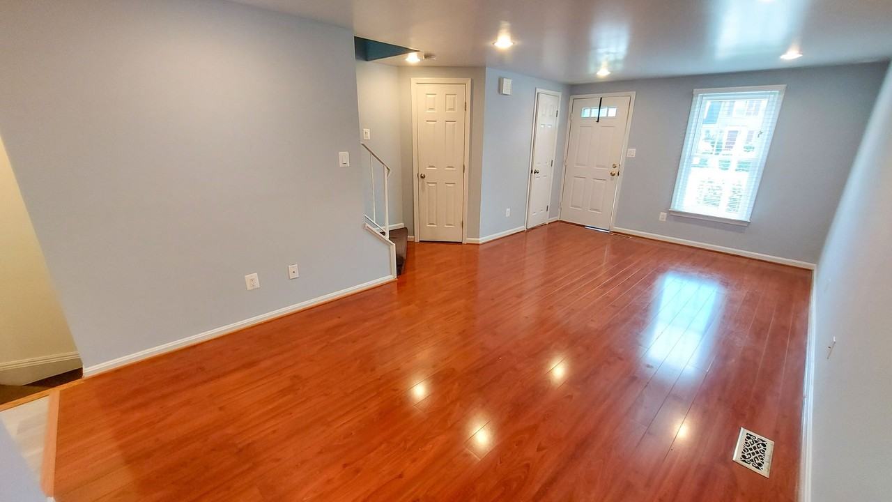 8709 Ravenglass Way - Photo 3 of 32