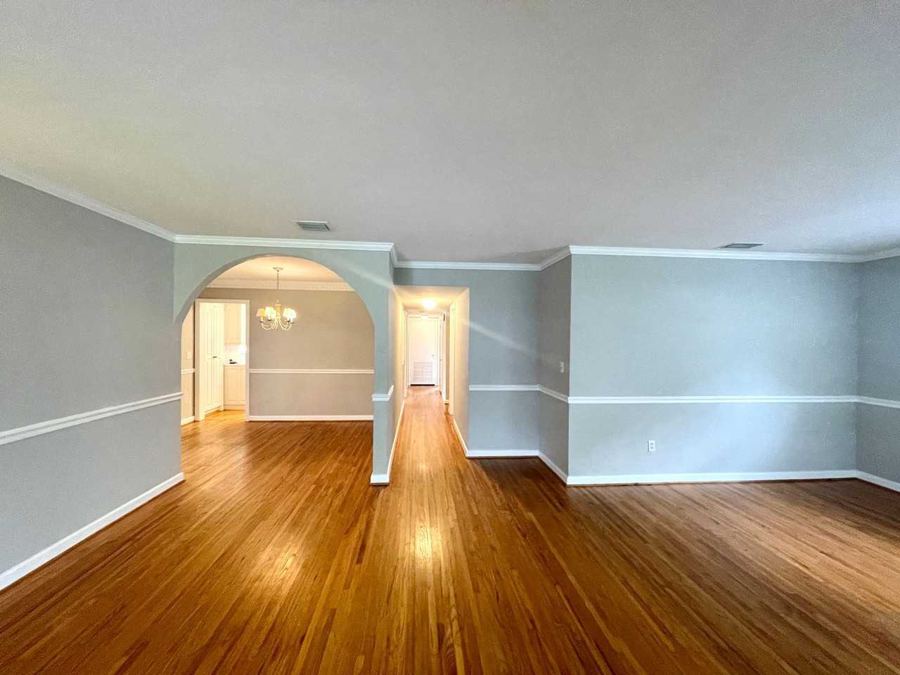 1115 Ayrshire St - Photo 2 of 33