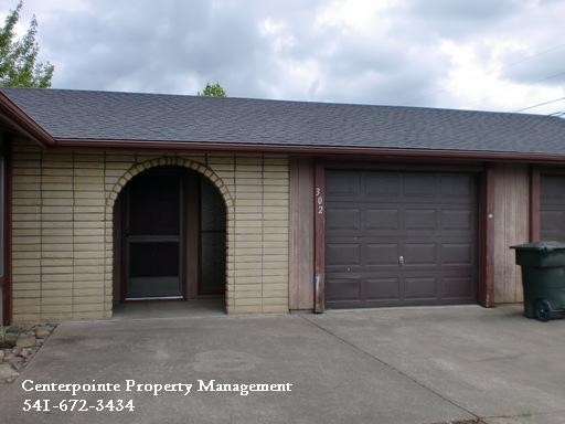 302 St John St - Photo 2 of 12