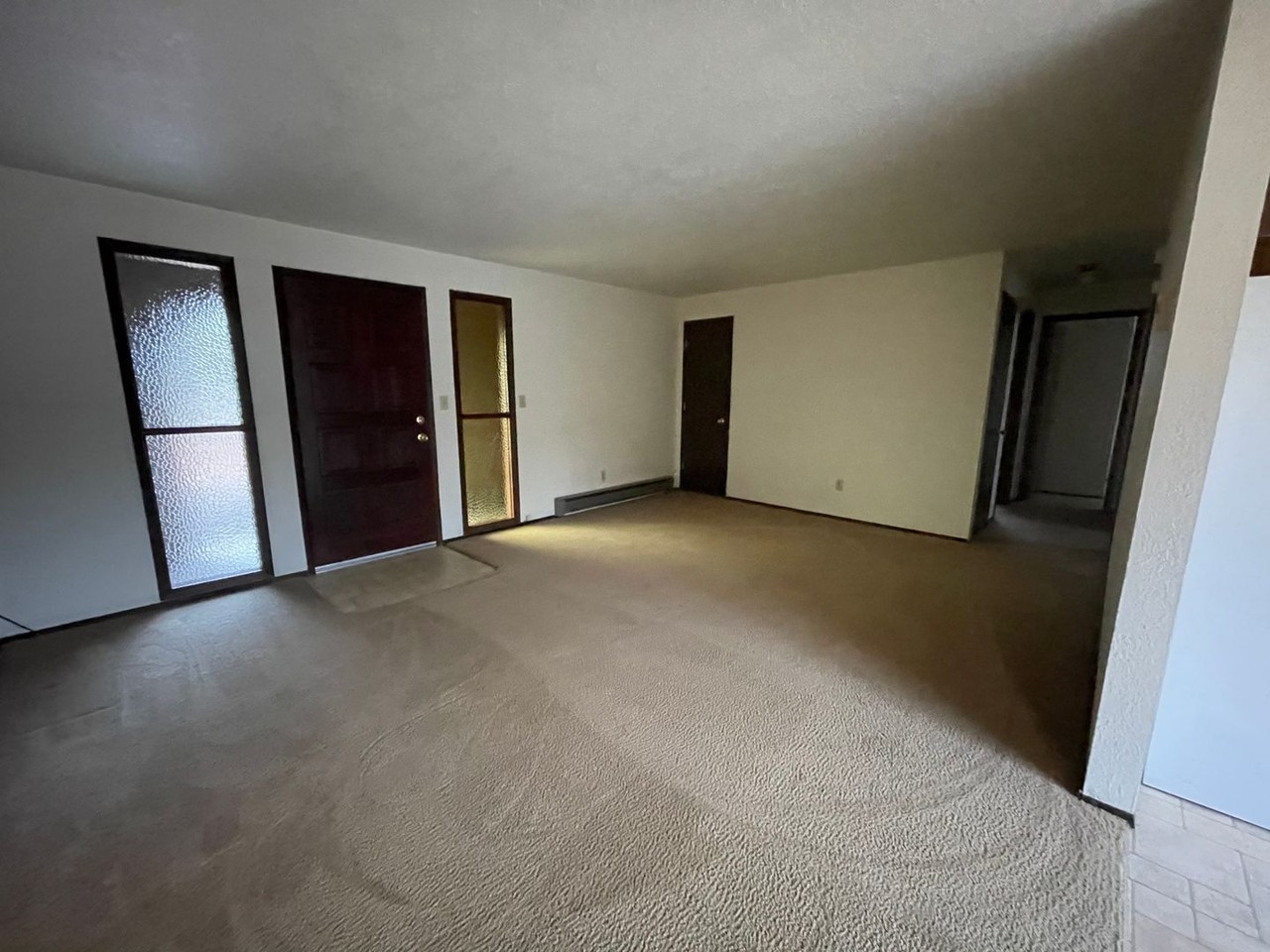 302 St John St - Photo 3 of 12