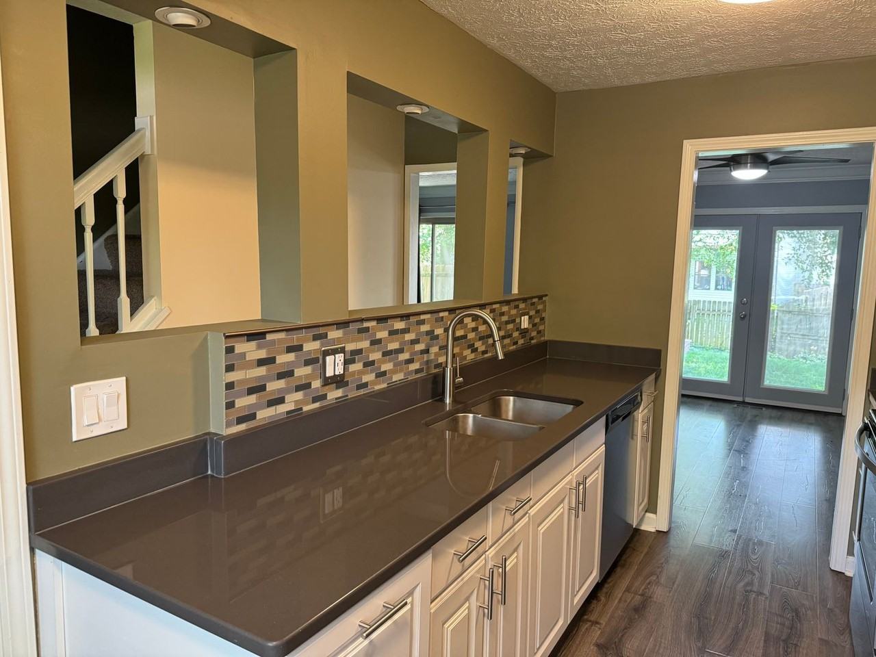 6723 Welland St - Photo 5 of 31