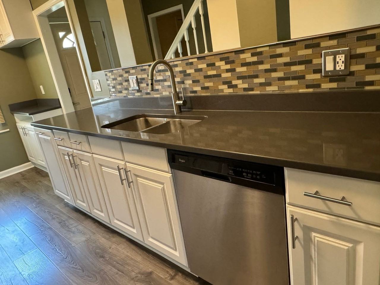 6723 Welland St - Photo 6 of 31