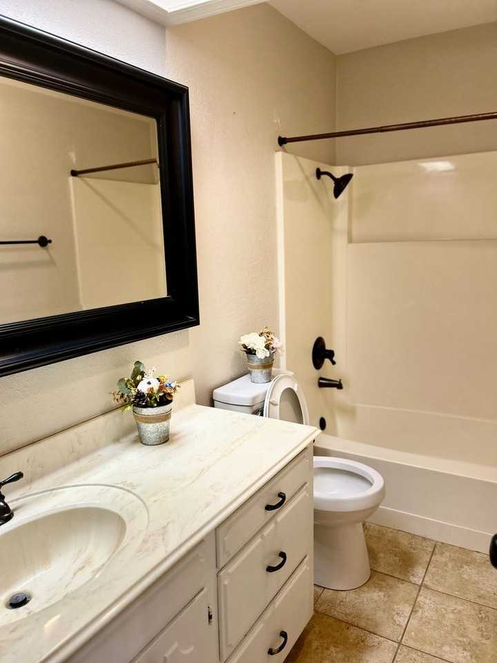 6205 Sonhaven Dr - Photo 2 of 3