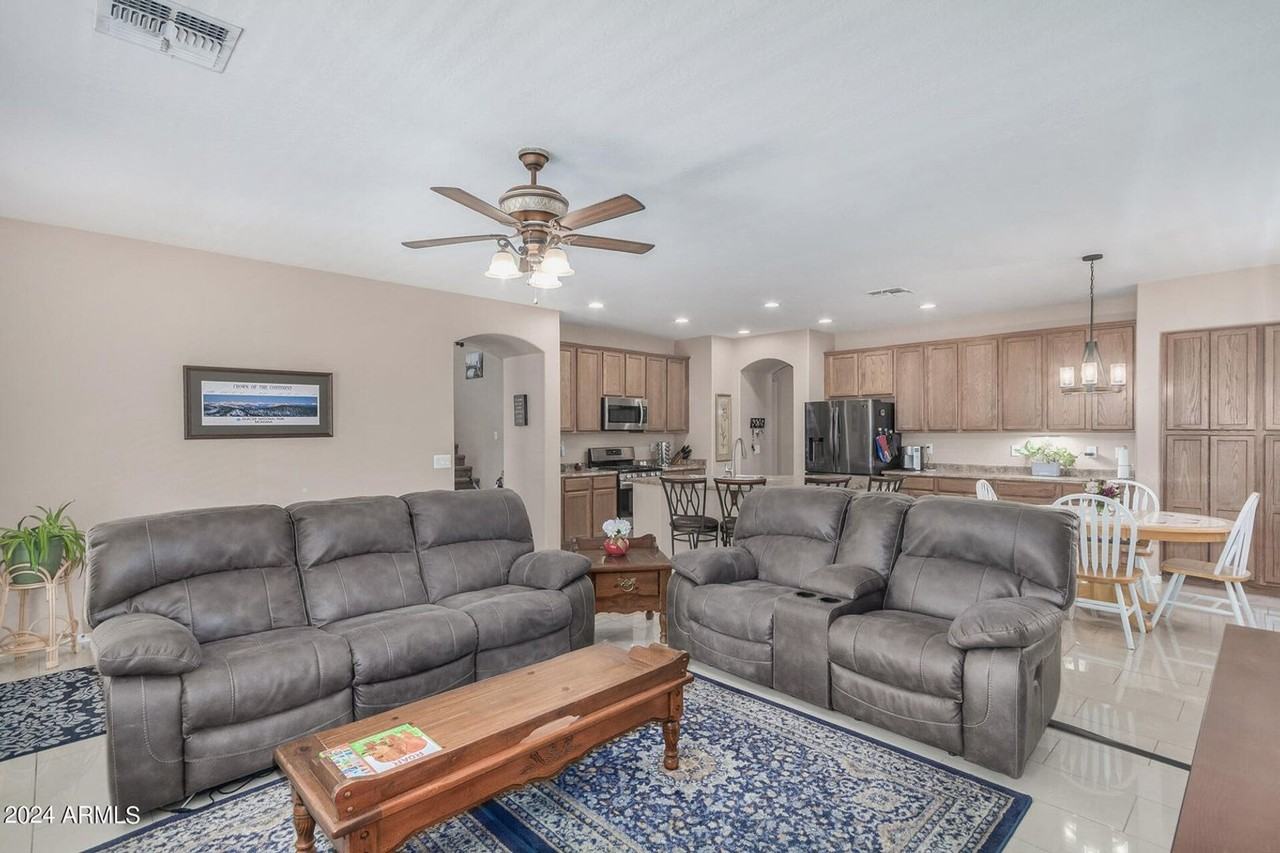 17585 W Marshall Ln - Photo 7 of 27