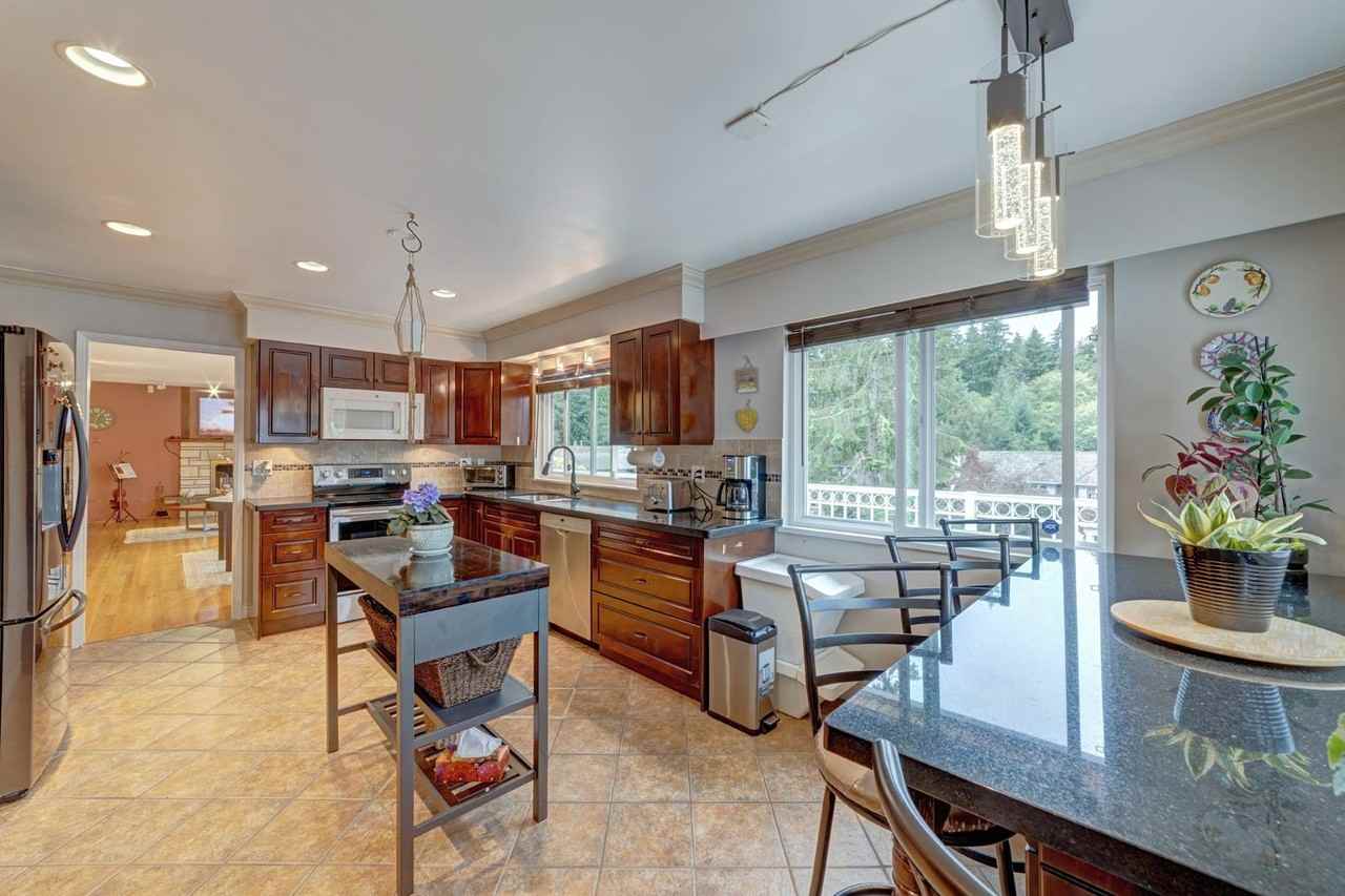 5240 Ranger Avenue - Photo 3 of 24