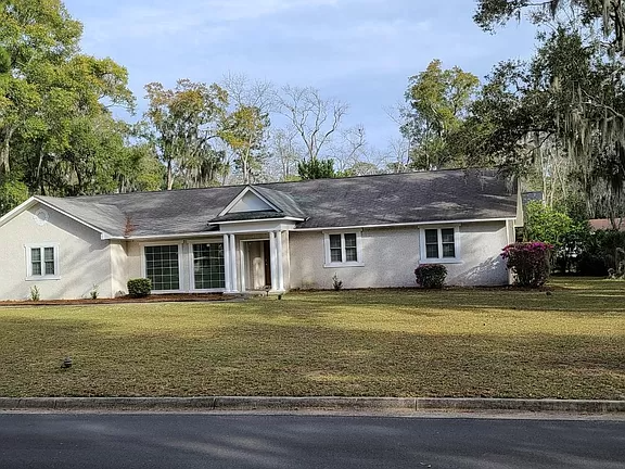 1 Captain Ferguson Ln - Photo 2 of 17