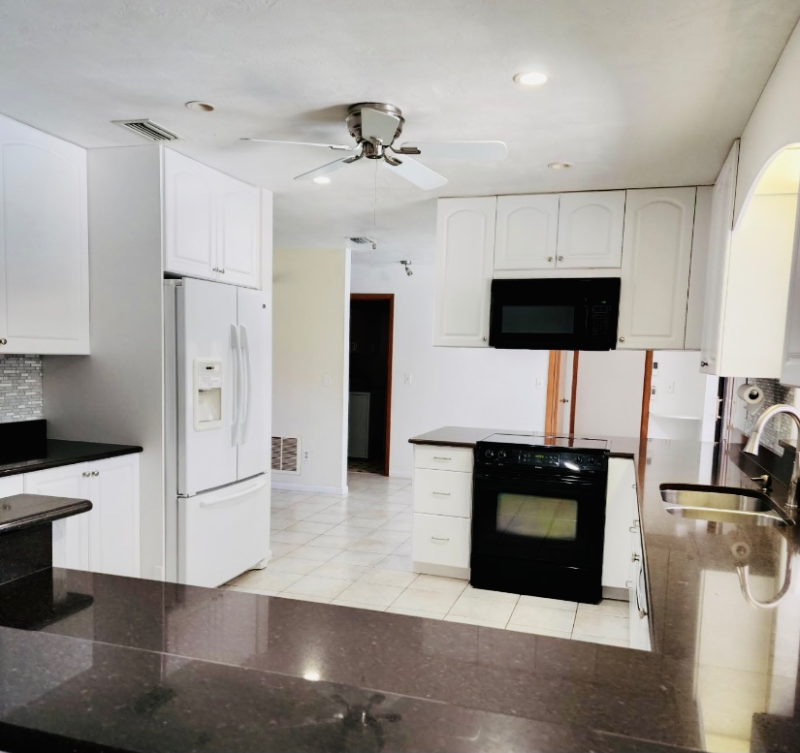 55 Bay Harbour Dr - Photo 6 of 23