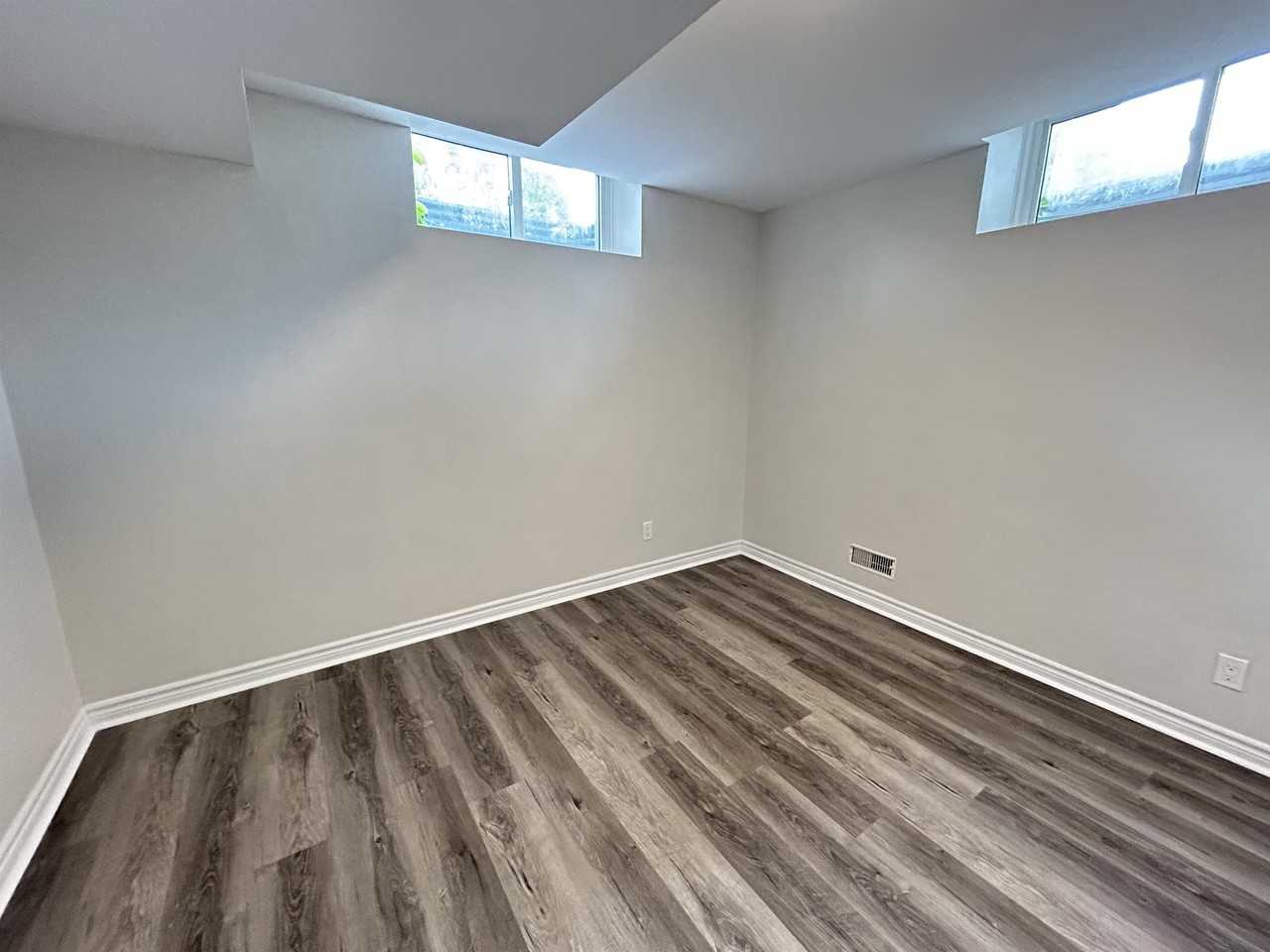 725 Limeridge Rd E #2LOWER - Photo 3 of 10