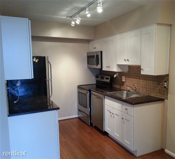 Chelsea Towers - Photo 3 of 16