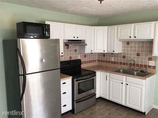 737 Bellows Dr - Photo 2 of 10