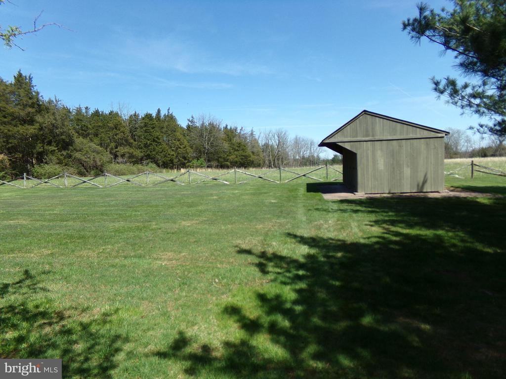 530 Headquarters Rd - Photo 2 of 18