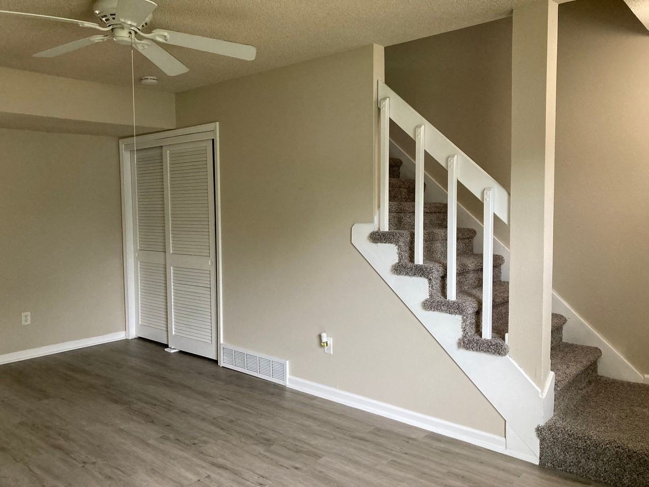 1929 E Bell Ave - Photo 2 of 14
