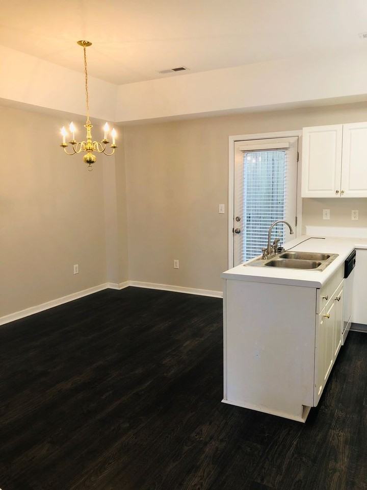 39 Huntress Dr - Photo 4 of 11