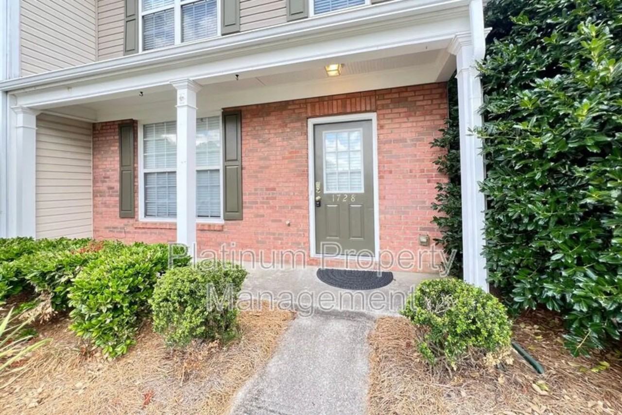 1728 Stanwood Dr Nw - Photo 2 of 20