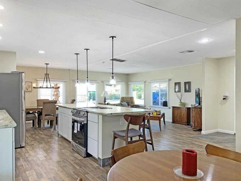 73250 Broadmoor Dr - Photo 4 of 13