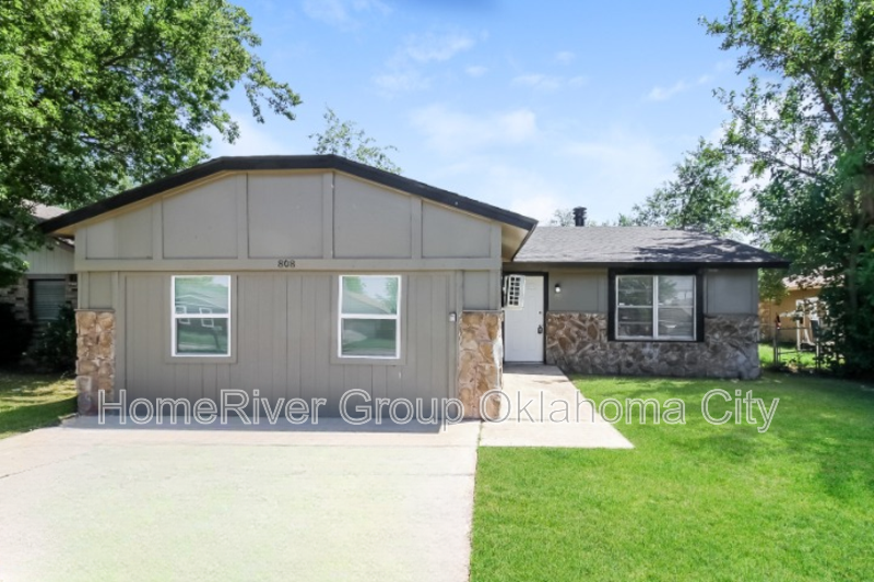 808 Nw 113th St - Photo 2 of 21