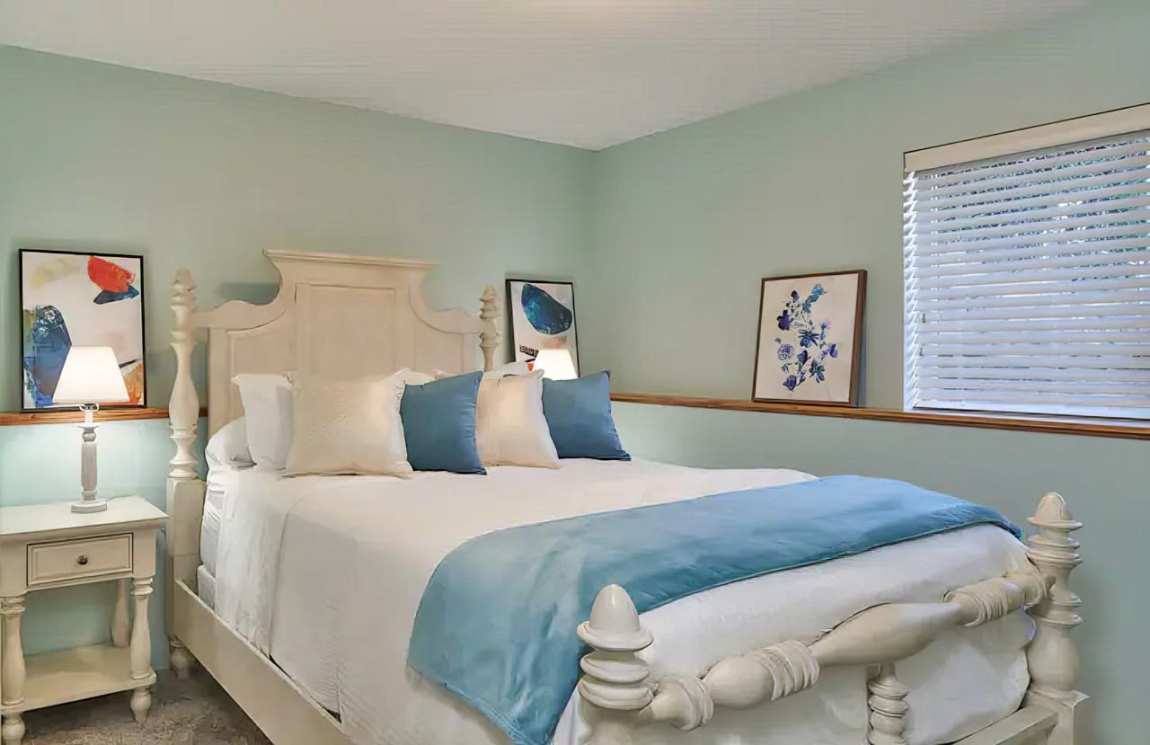 1112 Nw Elm St #LUXE - Photo 2 of 41