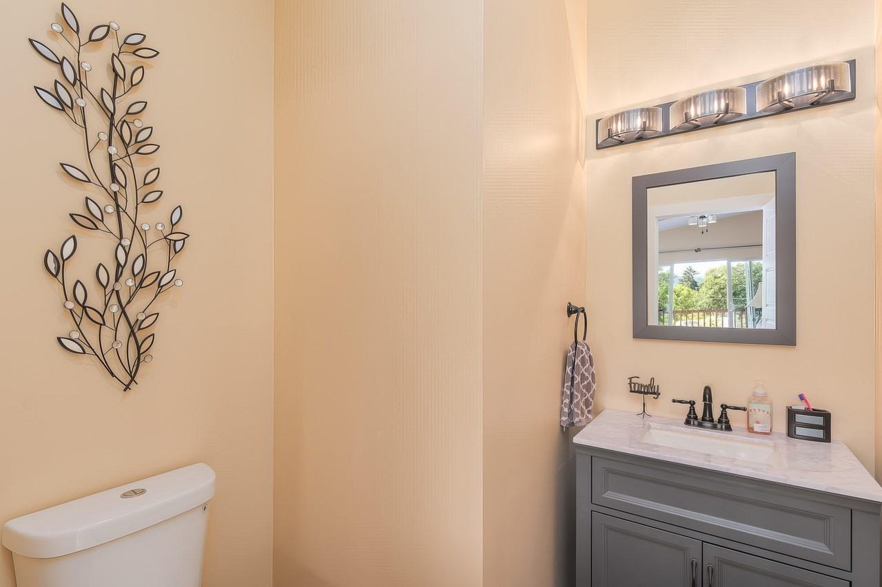 1112 Nw Elm St #LUXE - Photo 5 of 39