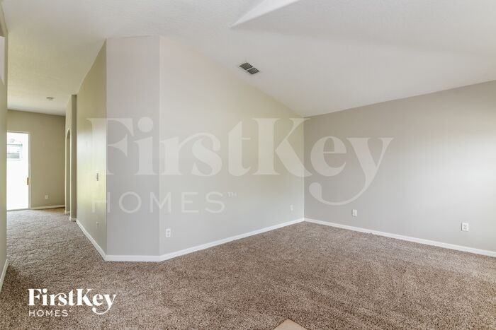 10328 Mason Loop - Photo 3 of 16